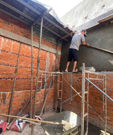 gã phụ hồ hiểu nghề 04